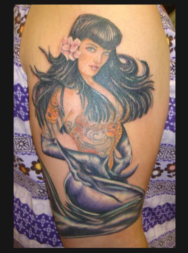Liz, Mermaid tattoo