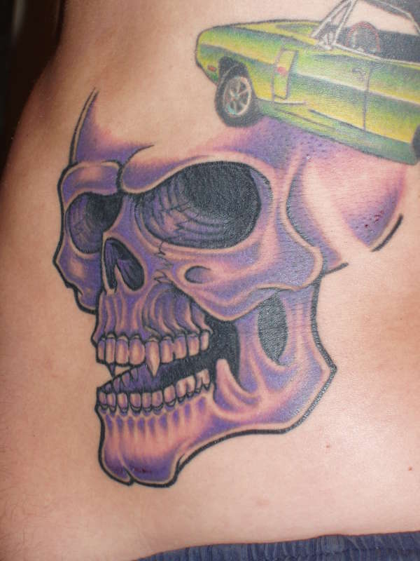 free hand skull tattoo