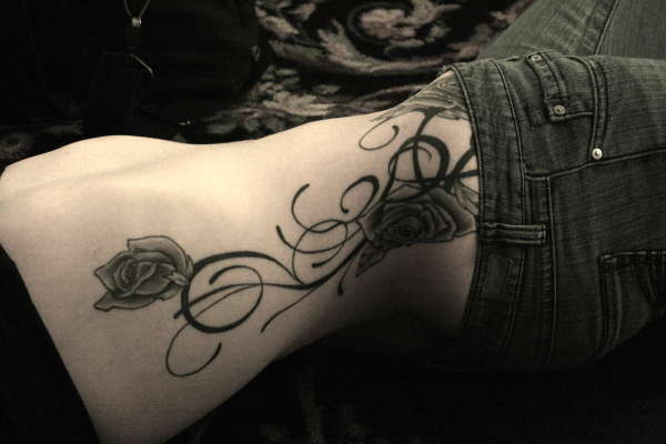 black roses tattoo