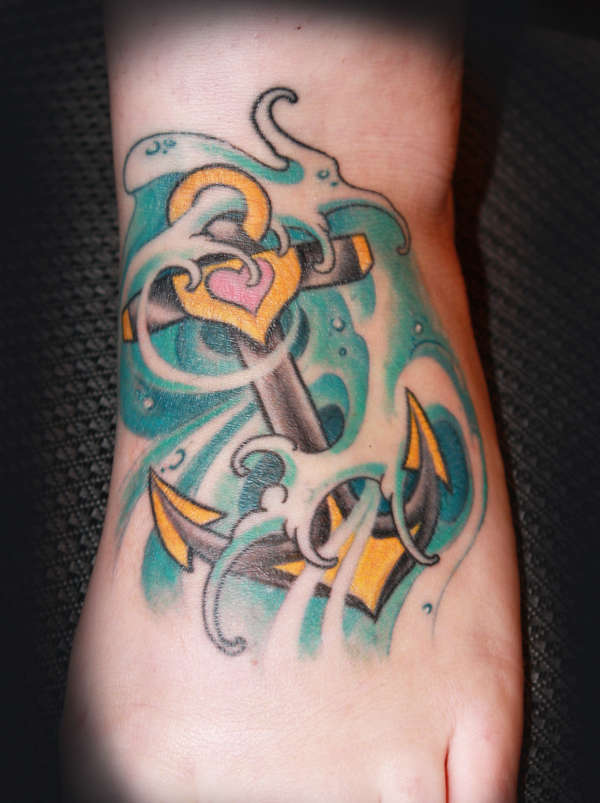 holly's anchor tattoo