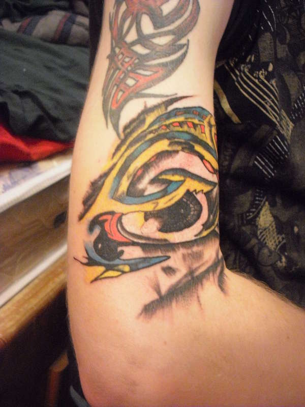 eye tattoo
