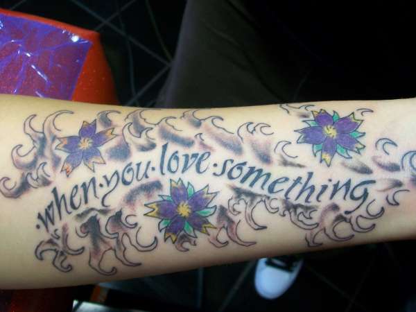 freehand crashing waves tattoo