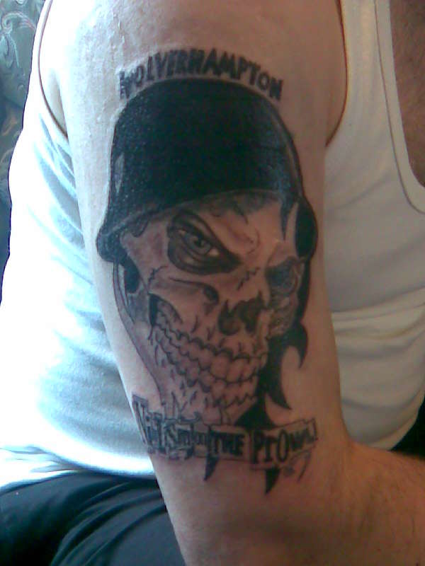 customised skull tattoo