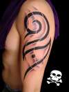 tribal com sombra tattoo